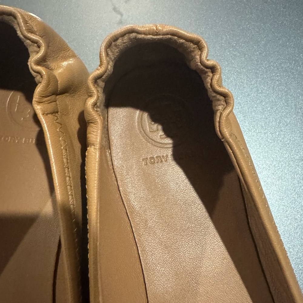 Tory Burch Gold Emblem Tan Flats - Picture 5 of 7